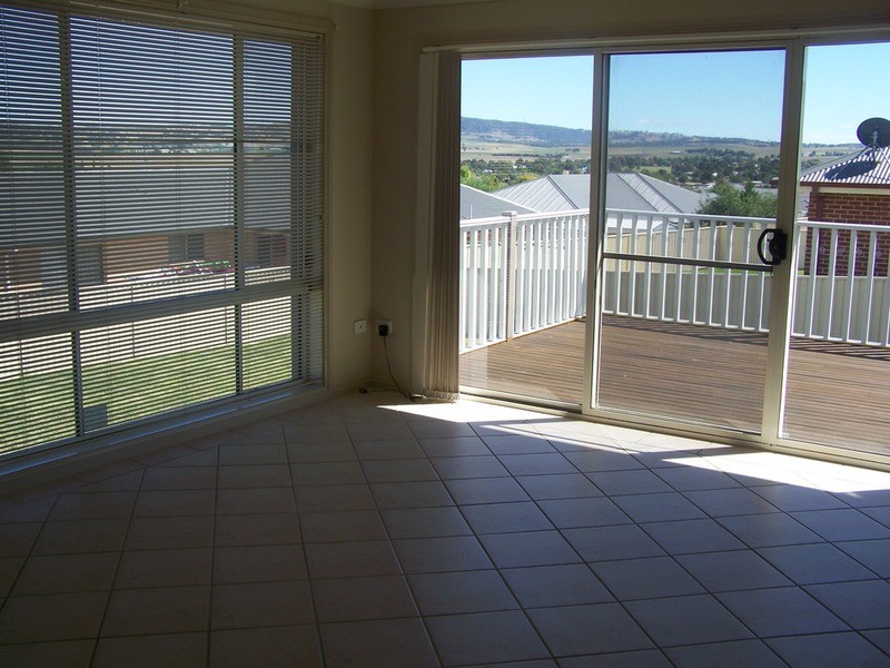14 Joubert Place, Bathurst NSW 2795