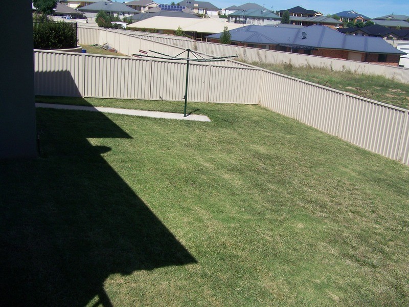 14 Joubert Place, Bathurst NSW 2795
