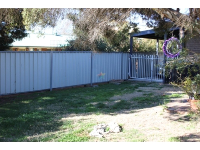 8 Abercrombie Drive, Bathurst NSW 2795