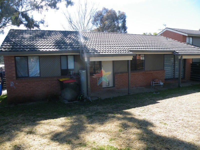 24 Simmons Place, Bathurst NSW 2795