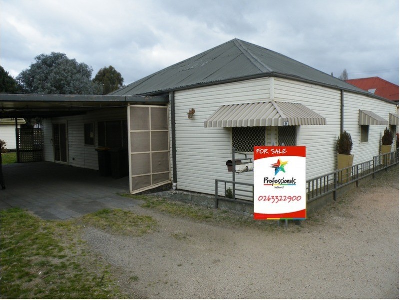 9 Vale  Road, Bathurst NSW 2795