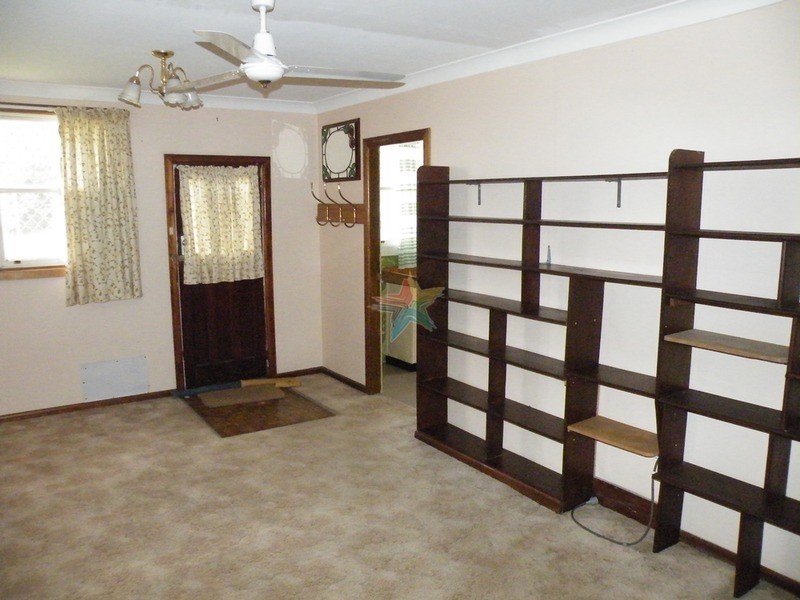 9 Vale  Road, Bathurst NSW 2795