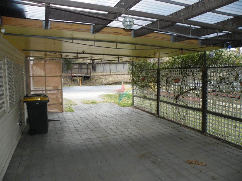 9 Vale  Road, Bathurst NSW 2795