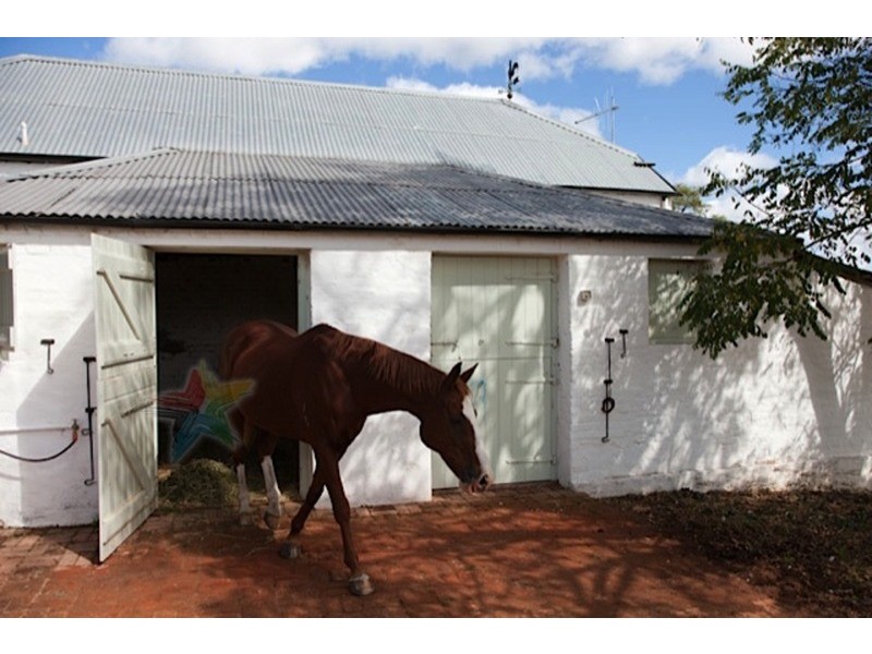 90 Eleven Mile Drive, Bathurst NSW 2795