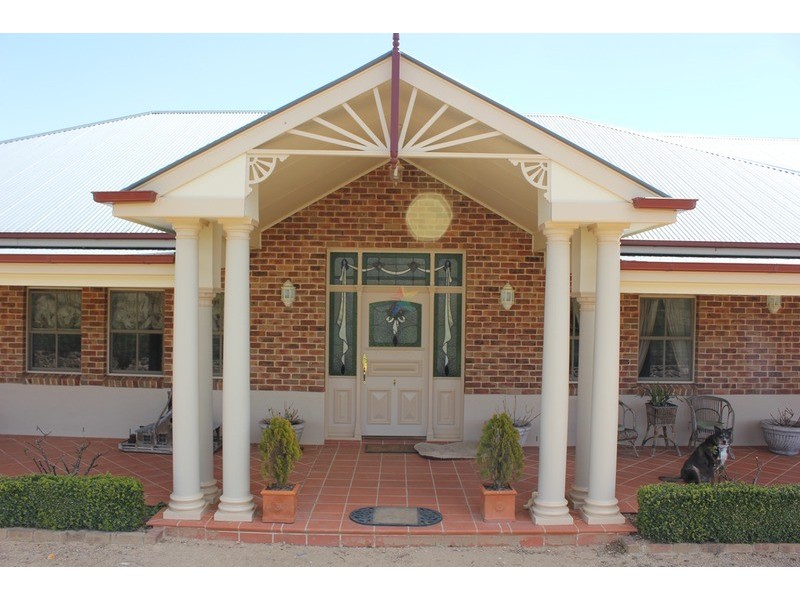 “Bimbadeen”/331 Range  Road, Meadow Flat NSW 2795