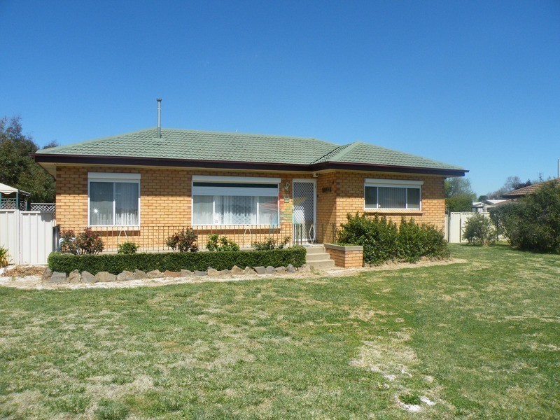 77 Sydney Road, Bathurst NSW 2795