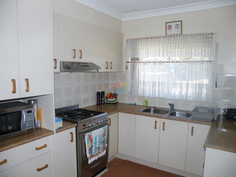 77 Sydney Road, Bathurst NSW 2795