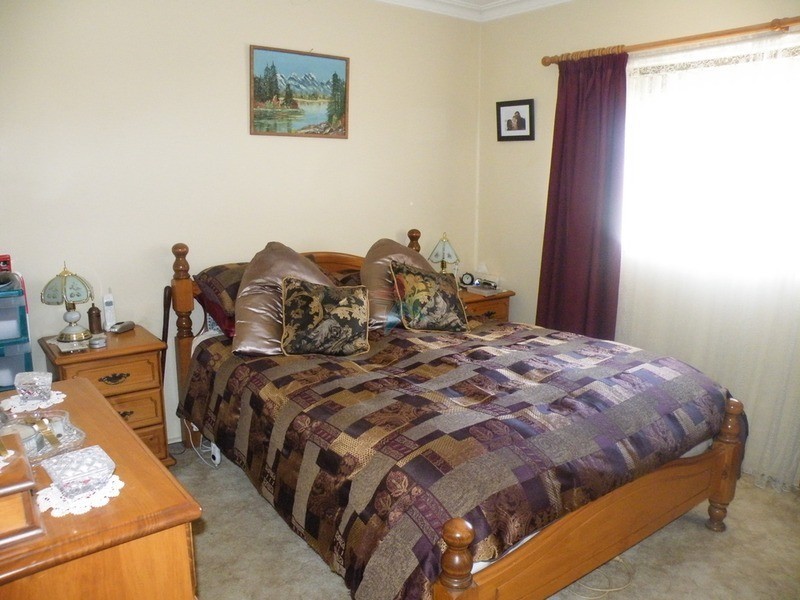 77 Sydney Road, Bathurst NSW 2795