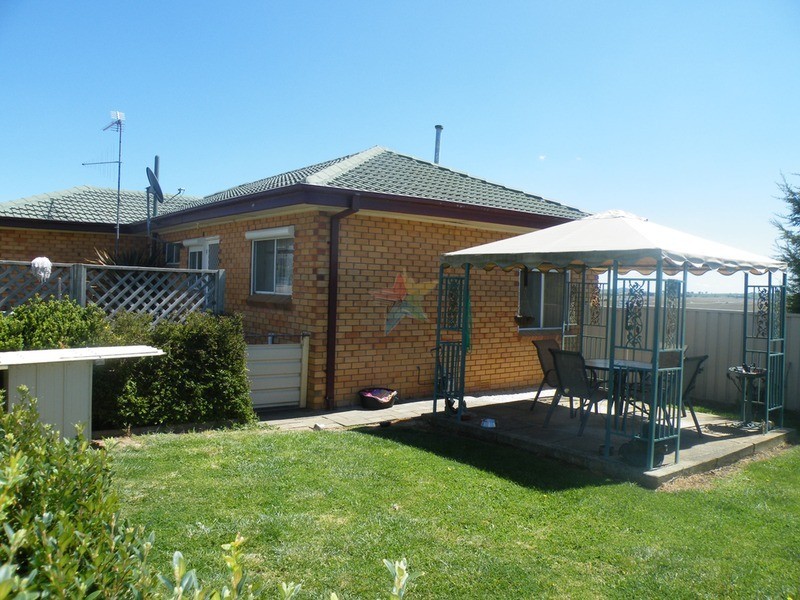 77 Sydney Road, Bathurst NSW 2795
