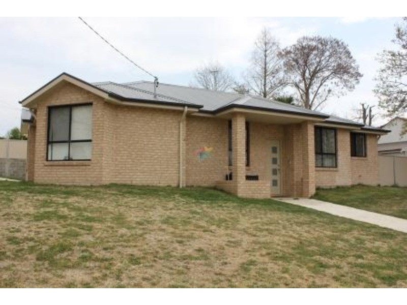 127 Bant  Street, Bathurst NSW 2795