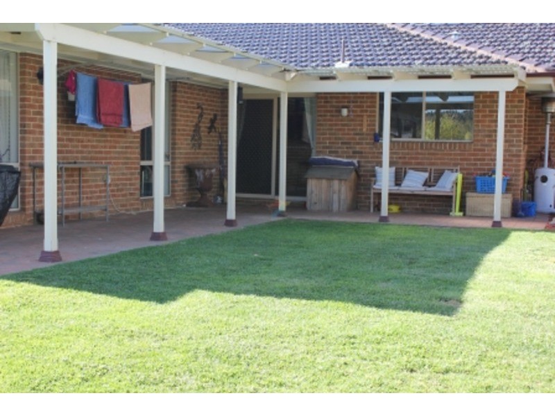 13 Elliot Close, Bathurst NSW 2795