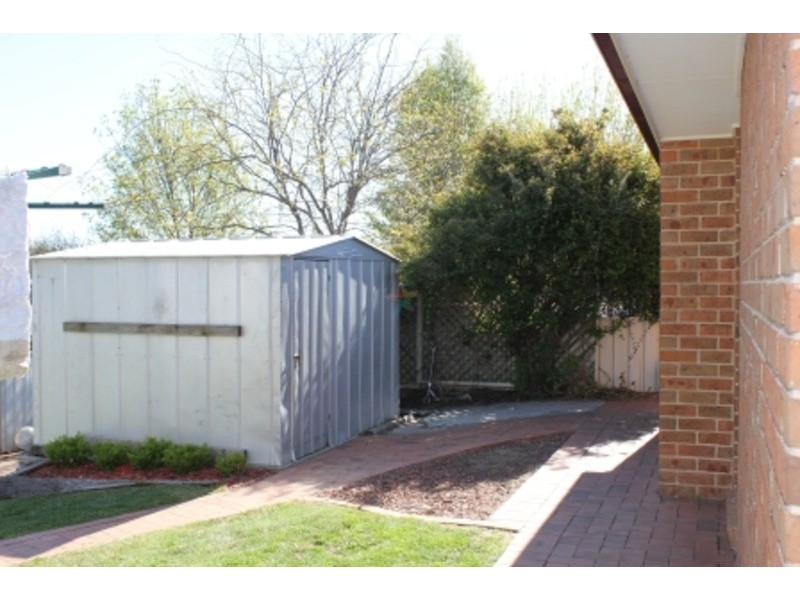 13 Elliot Close, Bathurst NSW 2795