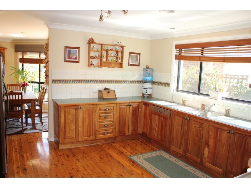 27 Country Way, Bathurst NSW 2795