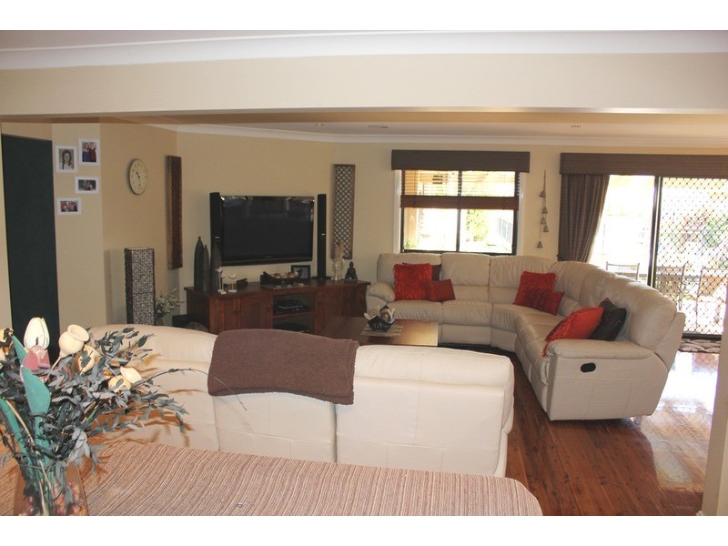 27 Country Way, Bathurst NSW 2795