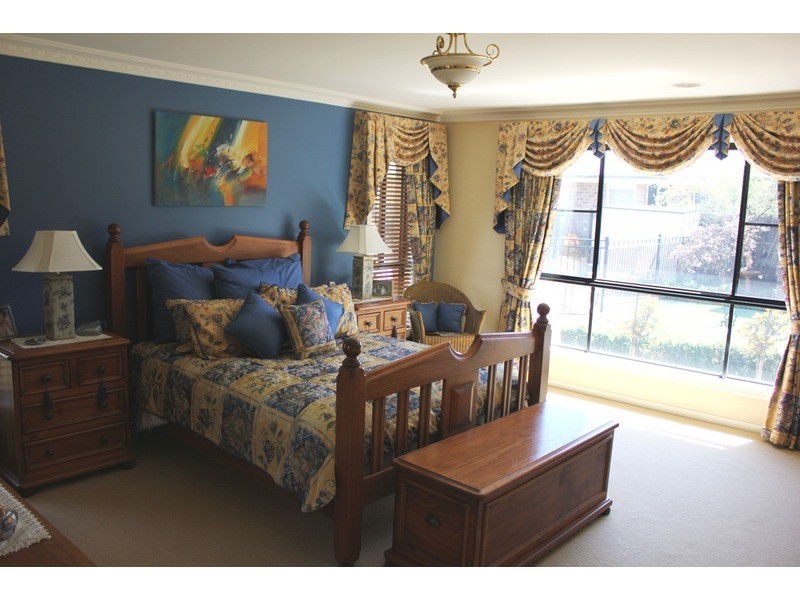 27 Country Way, Bathurst NSW 2795