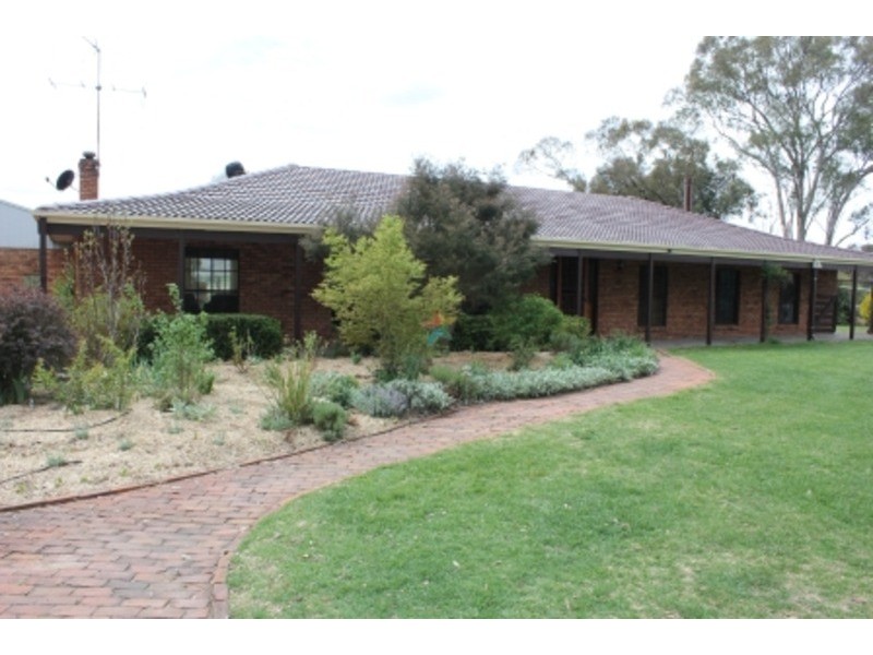 10 Wingeretta Close, Bathurst NSW 2795