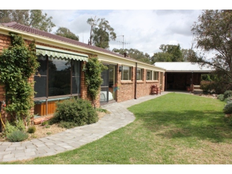 10 Wingeretta Close, Bathurst NSW 2795