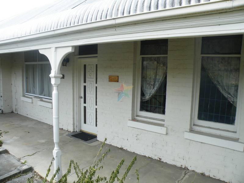 135  Lambert  Street, Bathurst NSW 2795