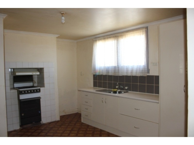 135  Lambert  Street, Bathurst NSW 2795