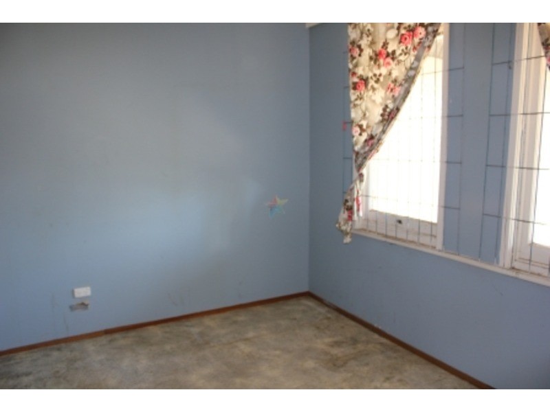 135  Lambert  Street, Bathurst NSW 2795