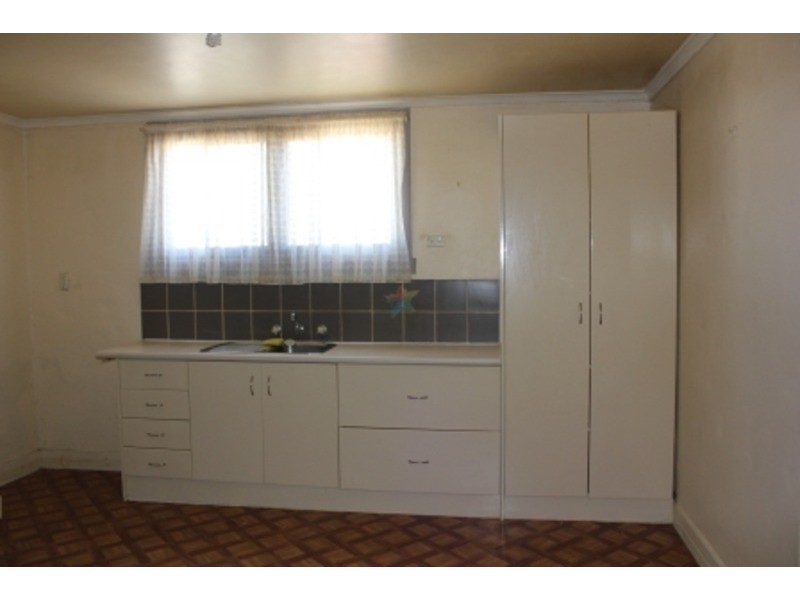 135  Lambert  Street, Bathurst NSW 2795