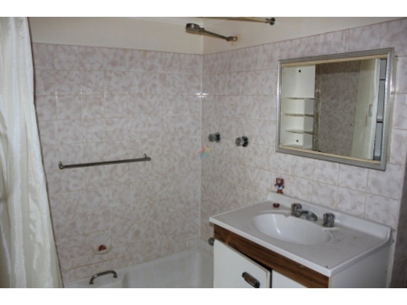 135  Lambert  Street, Bathurst NSW 2795