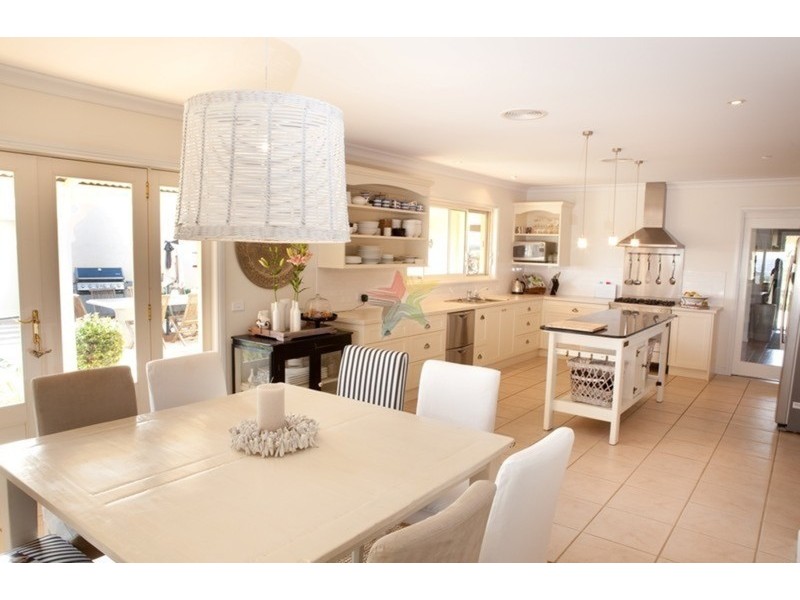 90 Blueridge Drive, Bathurst NSW 2795