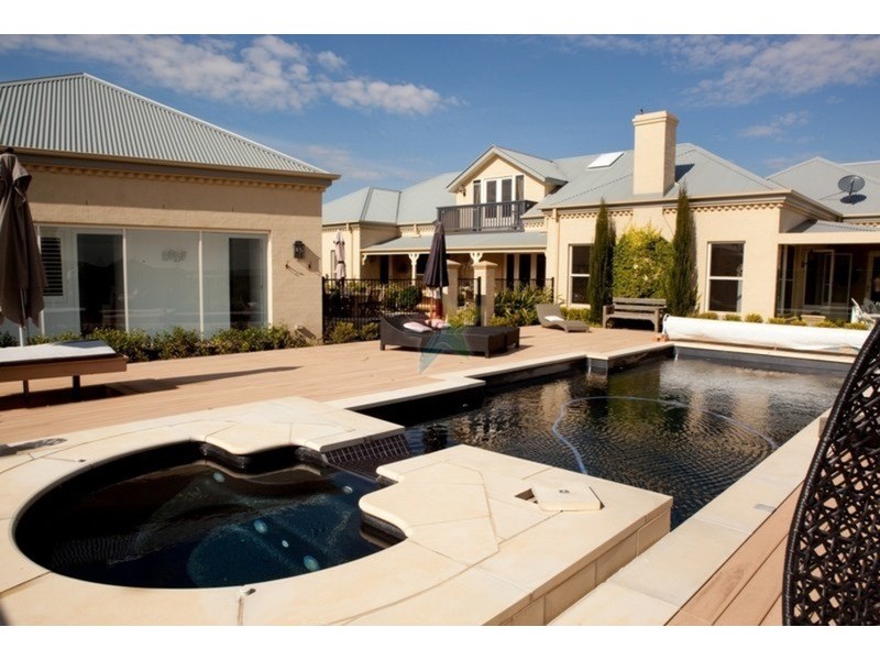 90 Blueridge Drive, Bathurst NSW 2795