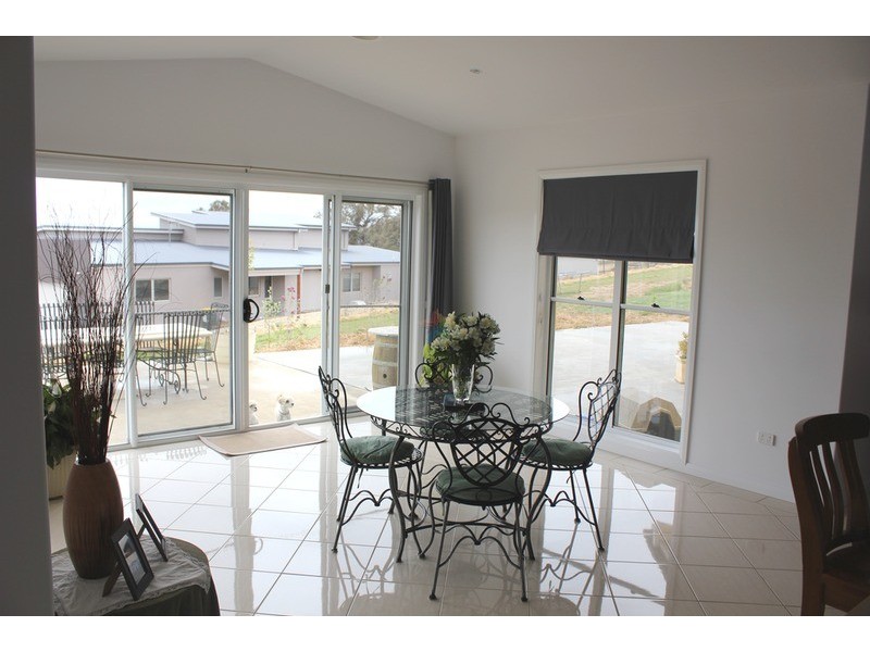 22 Robindale Court, Bathurst NSW 2795