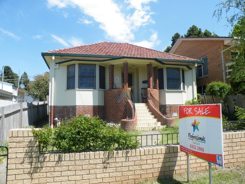 8 Brilliant Street, Bathurst NSW 2795