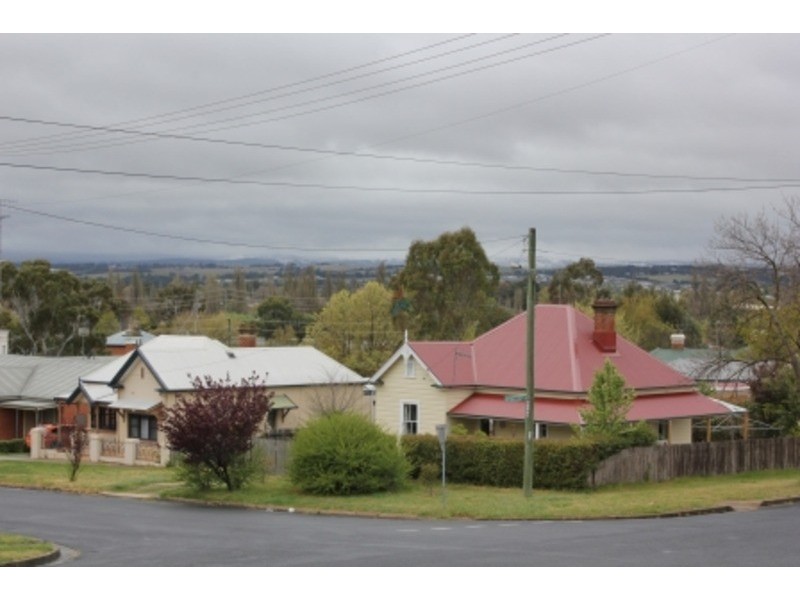 8 Brilliant Street, Bathurst NSW 2795