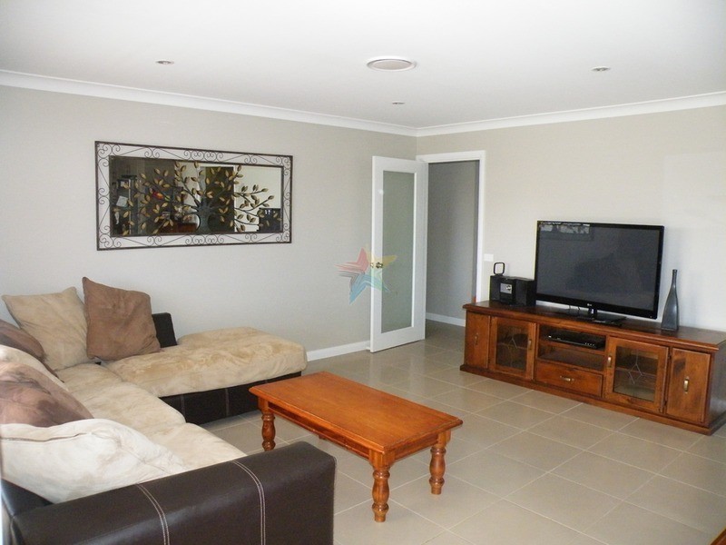 30 Cheviot Drive, Bathurst NSW 2795