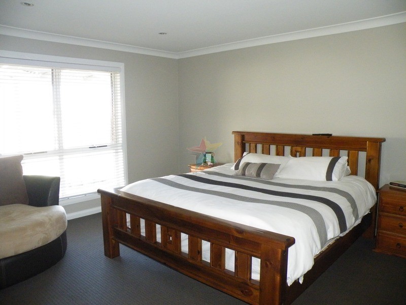 30 Cheviot Drive, Bathurst NSW 2795