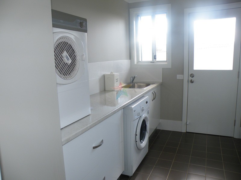 30 Cheviot Drive, Bathurst NSW 2795