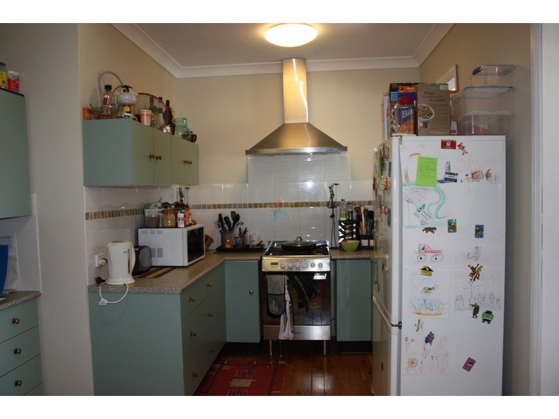 16 Pine Street, Bathurst NSW 2795