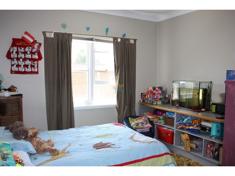 16 Pine Street, Bathurst NSW 2795