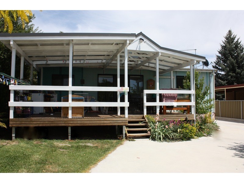 16 Pine Street, Bathurst NSW 2795