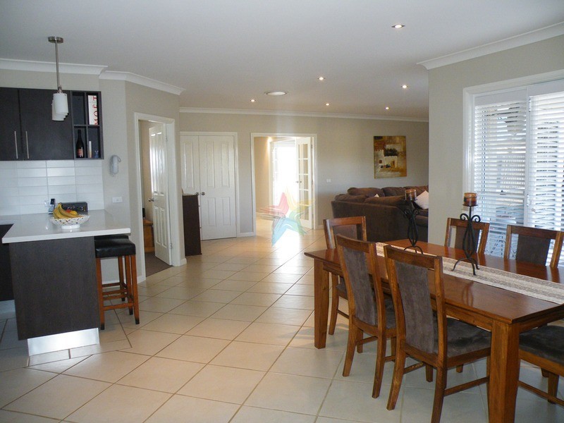14 Carlyle Avenue, Bathurst NSW 2795