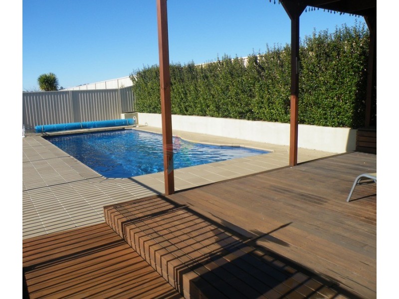 14 Carlyle Avenue, Bathurst NSW 2795