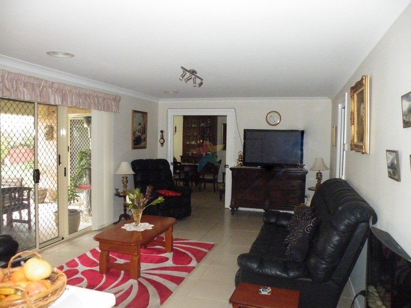 11 Walpole Close, Bathurst NSW 2795
