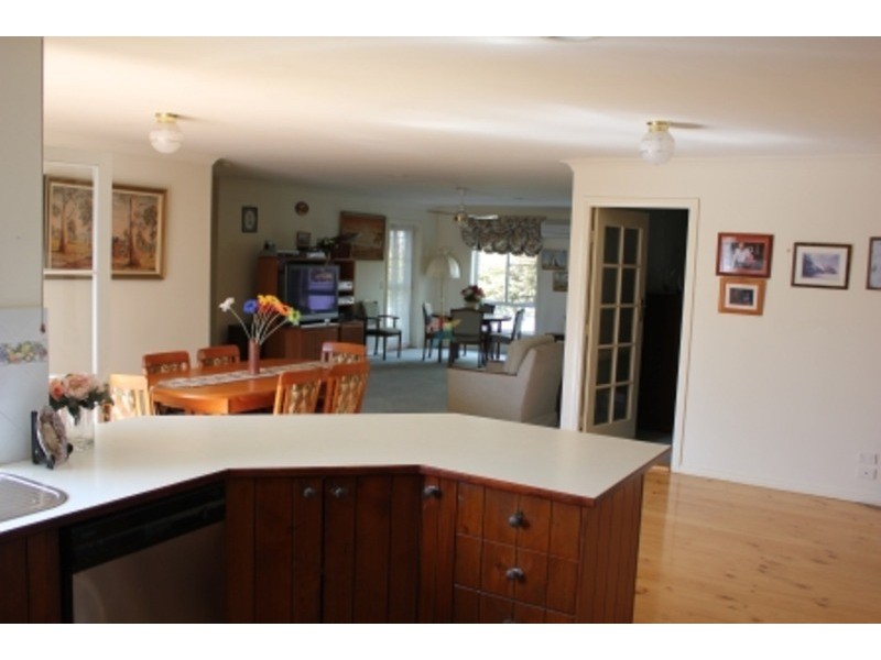 15 Cherrywood Crescent, Bathurst NSW 2795