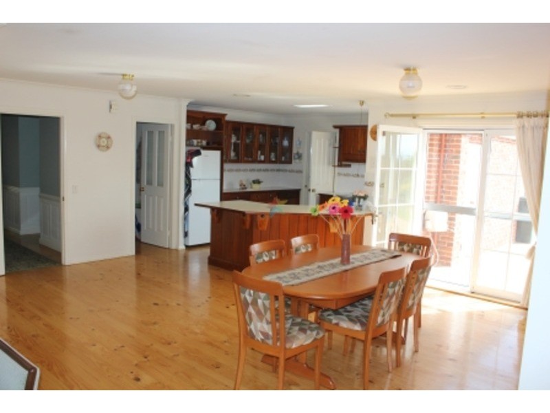 15 Cherrywood Crescent, Bathurst NSW 2795