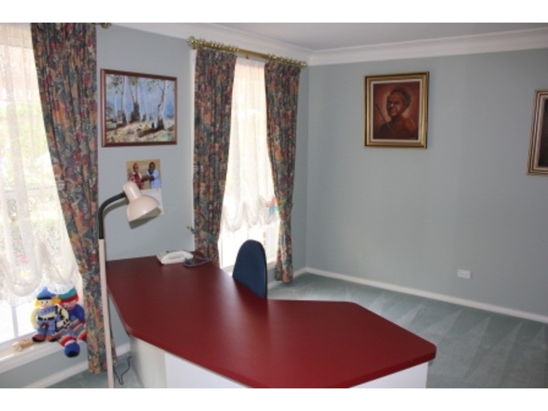 15 Cherrywood Crescent, Bathurst NSW 2795