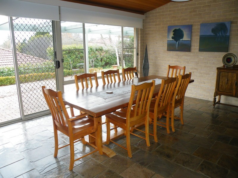 8 Dale Place, Bathurst NSW 2795