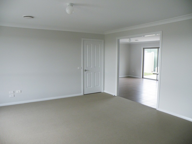 84 Freeman Circuit, Bathurst NSW 2795