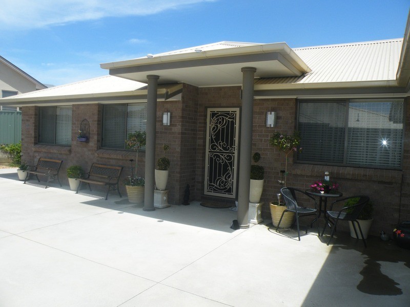 26a  Darwin  Drive, Bathurst NSW 2795