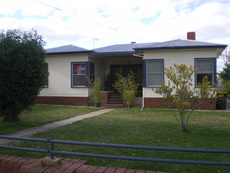 21 Durham Street, Bathurst NSW 2795