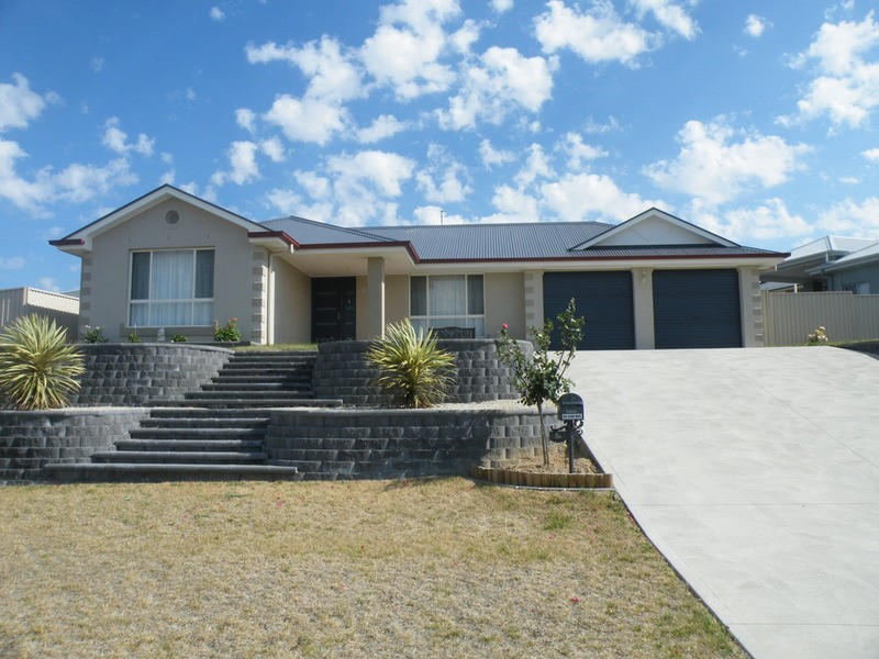5a Jarrah Court, Bathurst NSW 2795