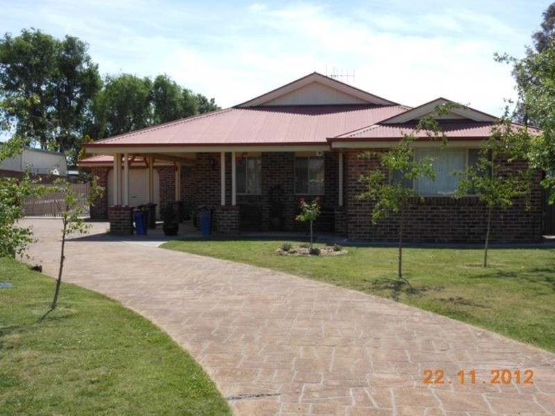 56 HollyHock Place, Bathurst NSW 2795