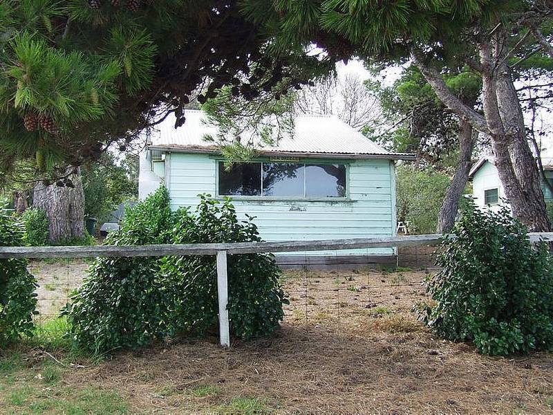 4 Wonthaggi Crescent, San Remo VIC 3925
